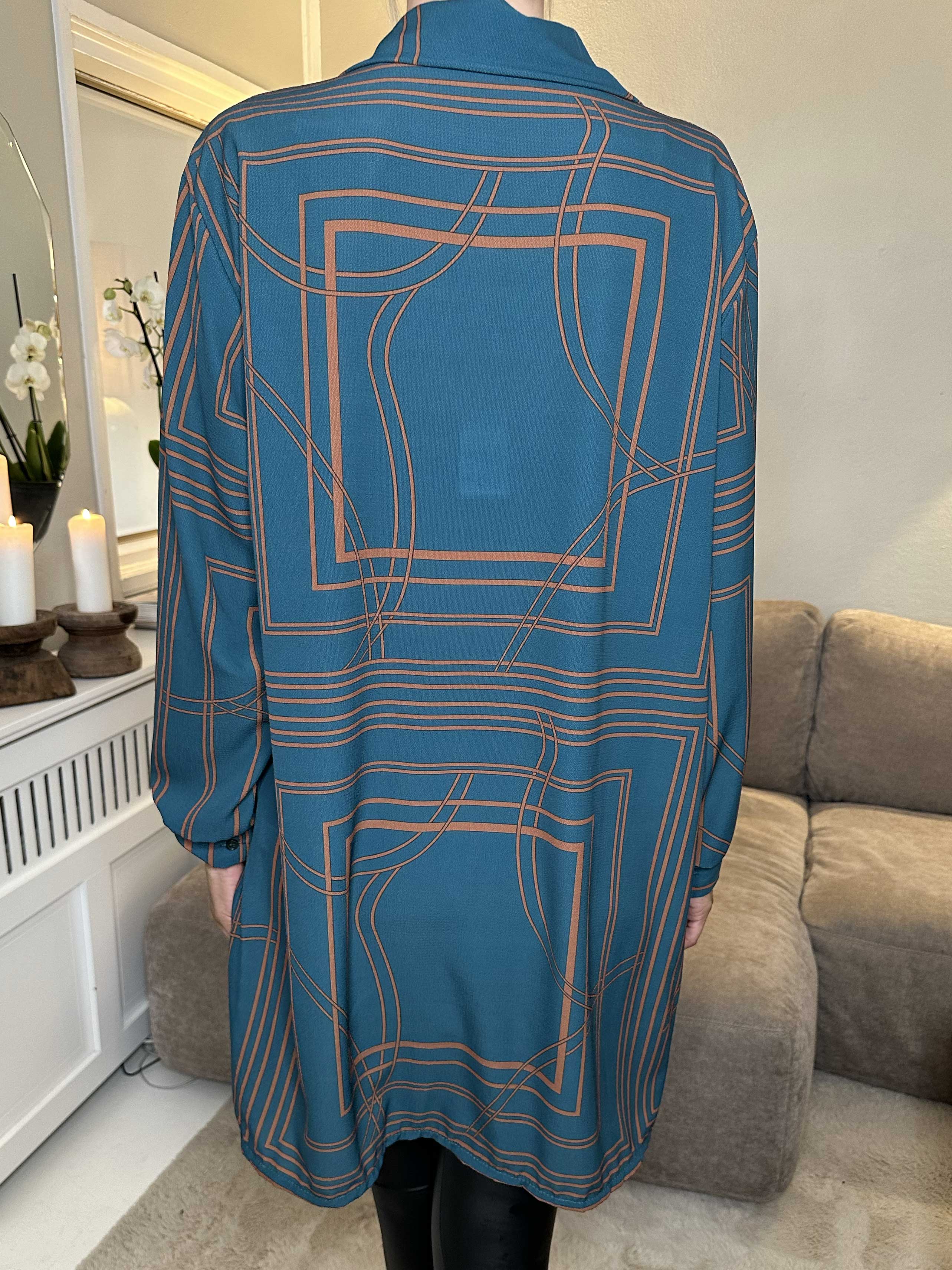 Abigail Square - Mönstrad skjortklänning